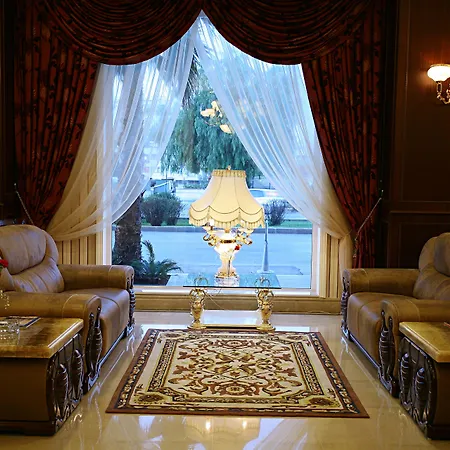 Latanya Palm & Airport Hotel 4*