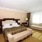 Hotel Latanya Palm & Airport 4*