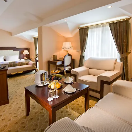 Отель Latanya Palm & 4*