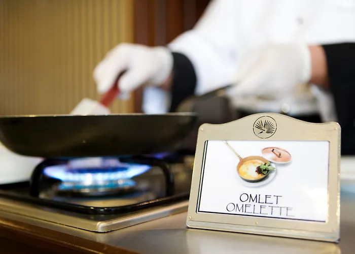 Latanya Palm & Airport Hotel