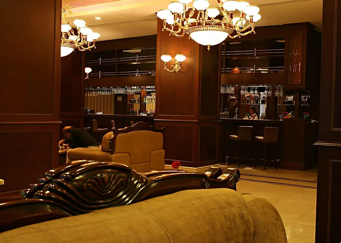 Latanya Palm & Airport Hotel 4*