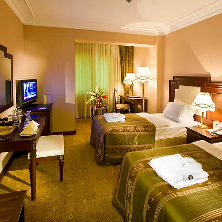 Latanya Palm & Airport 4* Antalya