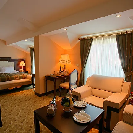 Latanya Palm & Airport 4* Antalya