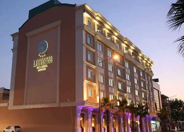 Ξενοδοχείο Latanya Palm & Airport 4*