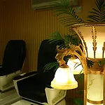 Latanya Palm & Airport Hotel