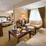 Latanya Palm & Airport 4*