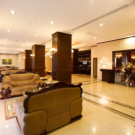 Latanya Palm & Airport 4*