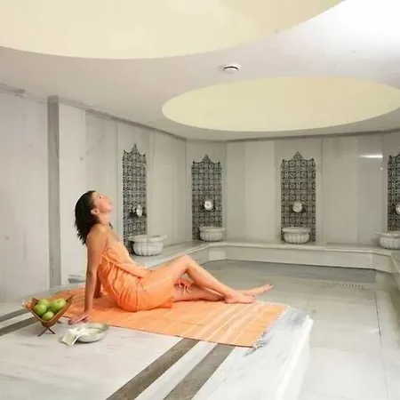 Latanya Palm & Airport Ξενοδοχείο 4*
