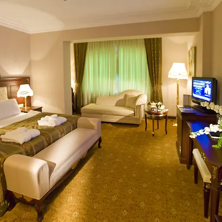 Ξενοδοχείο Latanya Palm & Airport 4*