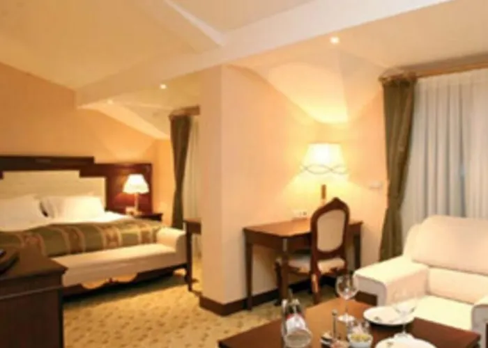 Latanya Palm & Airport 4* Antalya