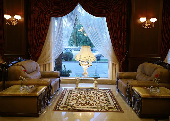 Latanya Palm & Airport Hotel 4*